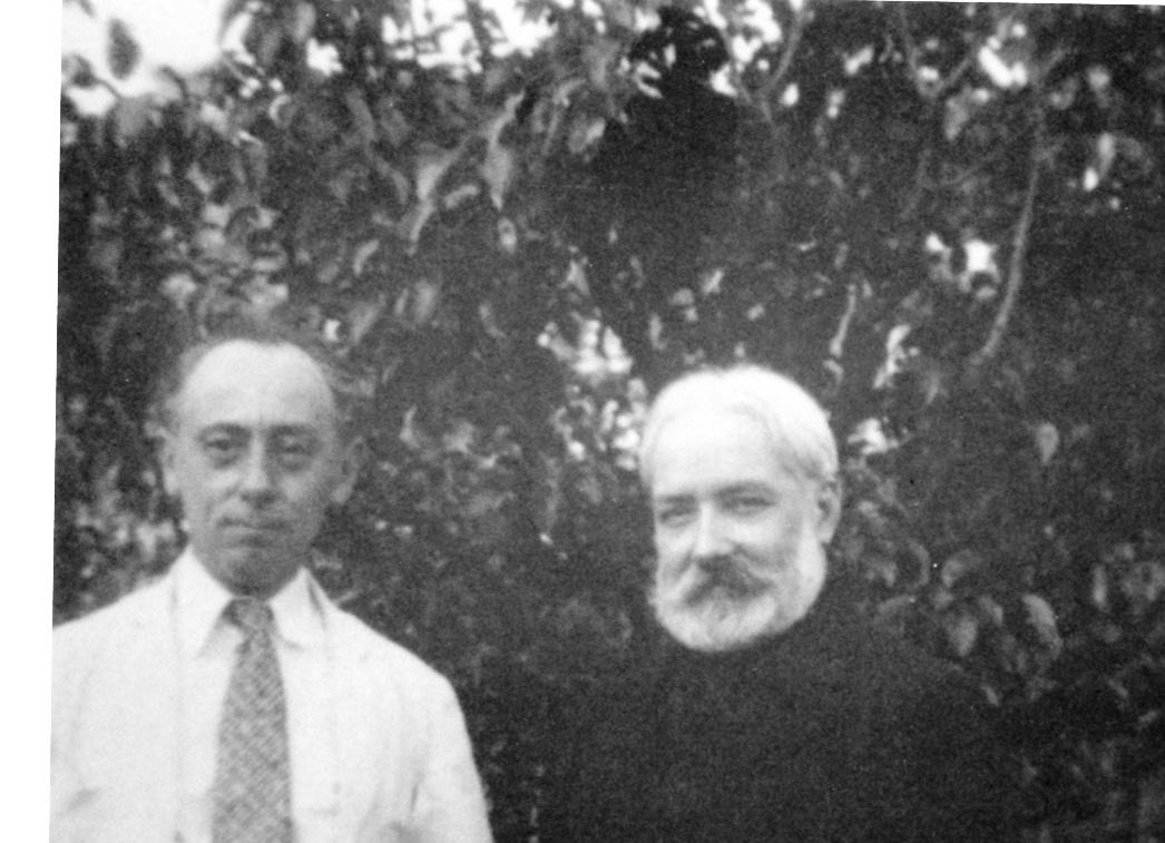 Avec son ami Bernaux à Port-des-Barques, années 1930